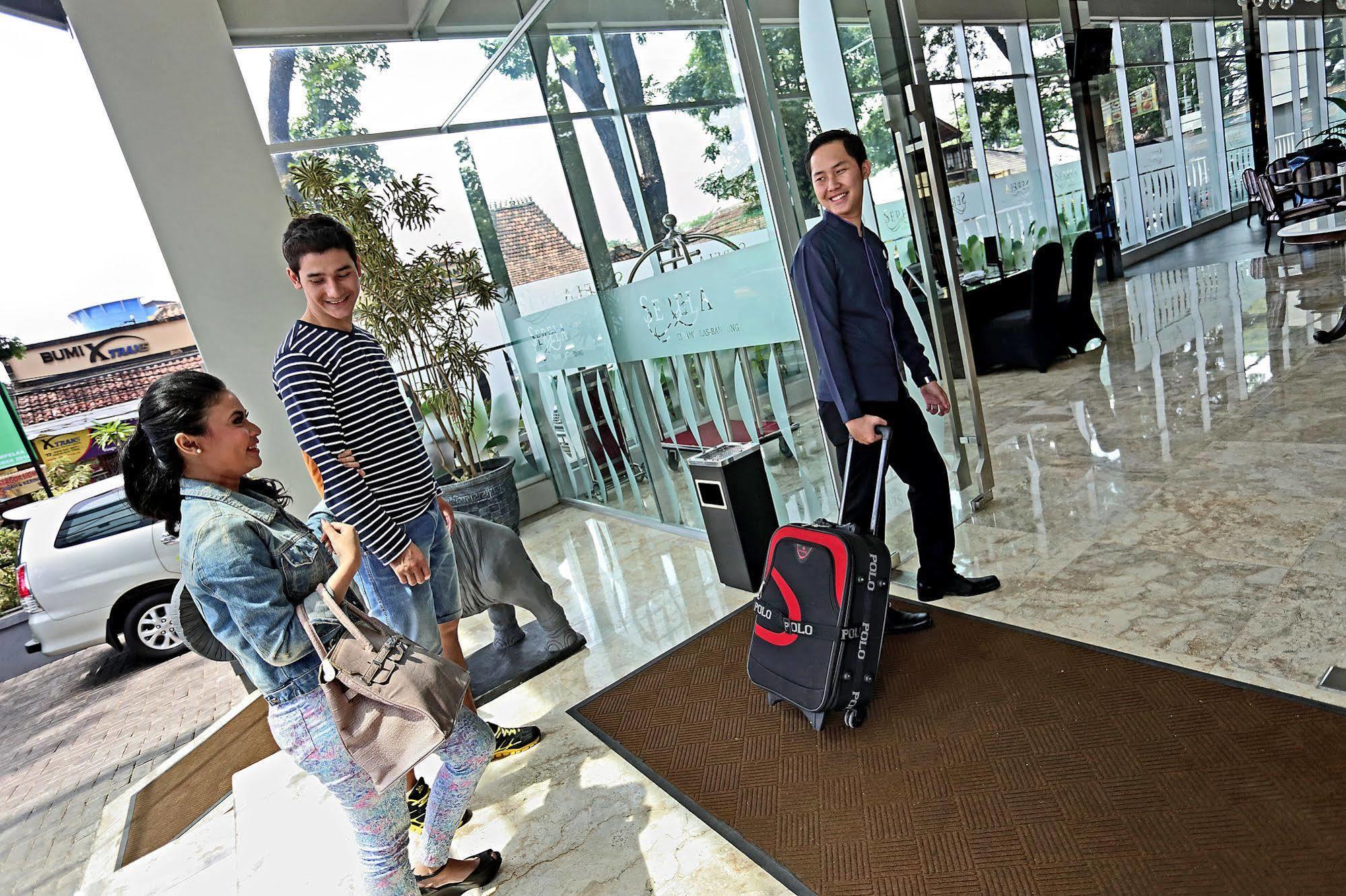 Serela Cihampelas By Kagum Hotels Bandung Eksteriør billede
